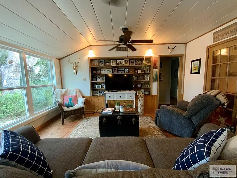 205 Ebony Ave #GUEST COTTAGE — Photo 10