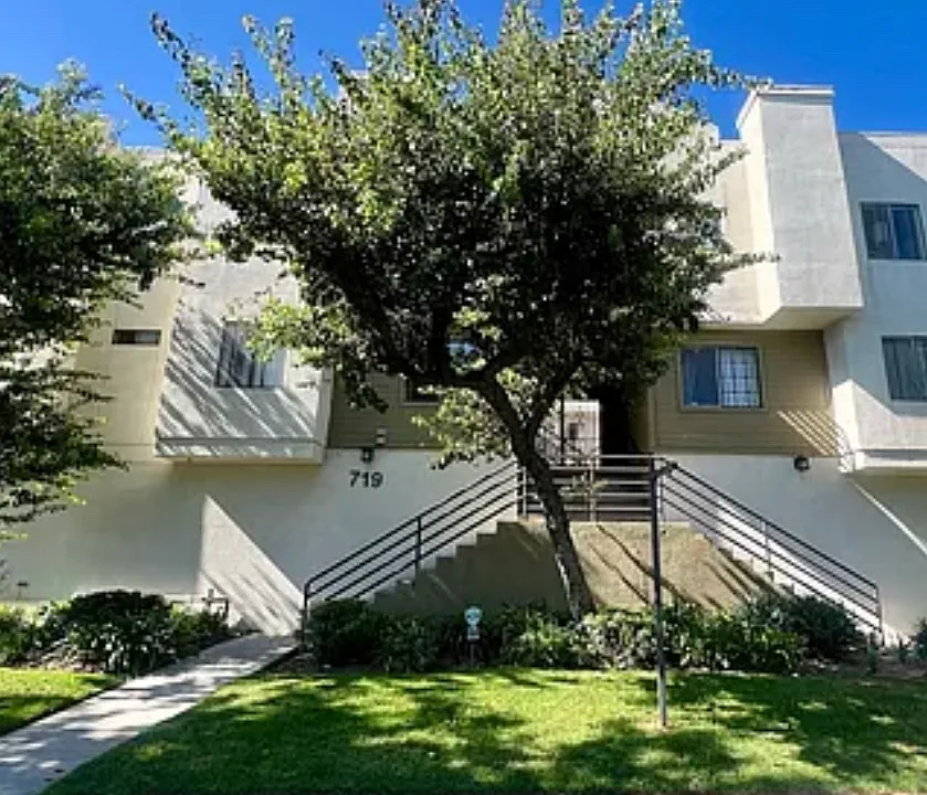 719 Orange Grove Ave #206