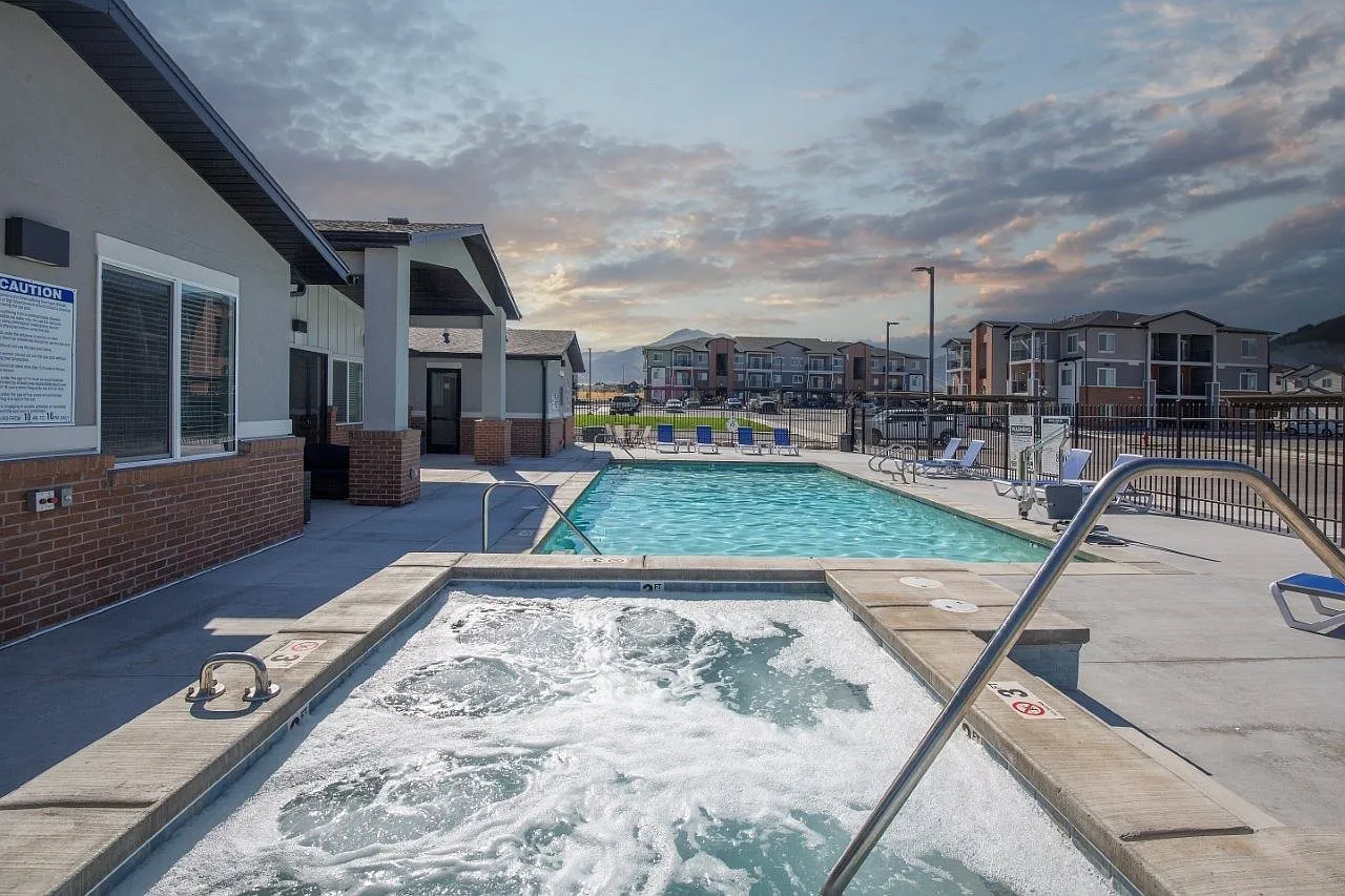 Lex Apartments — Photo 4