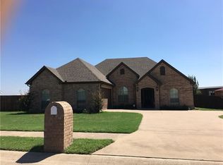 1403 Hickory Dr, Pilot Point, TX 76258