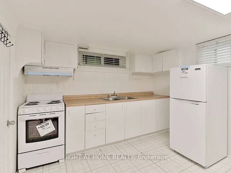 43 Bertram St #BASEMENT — Photo 4