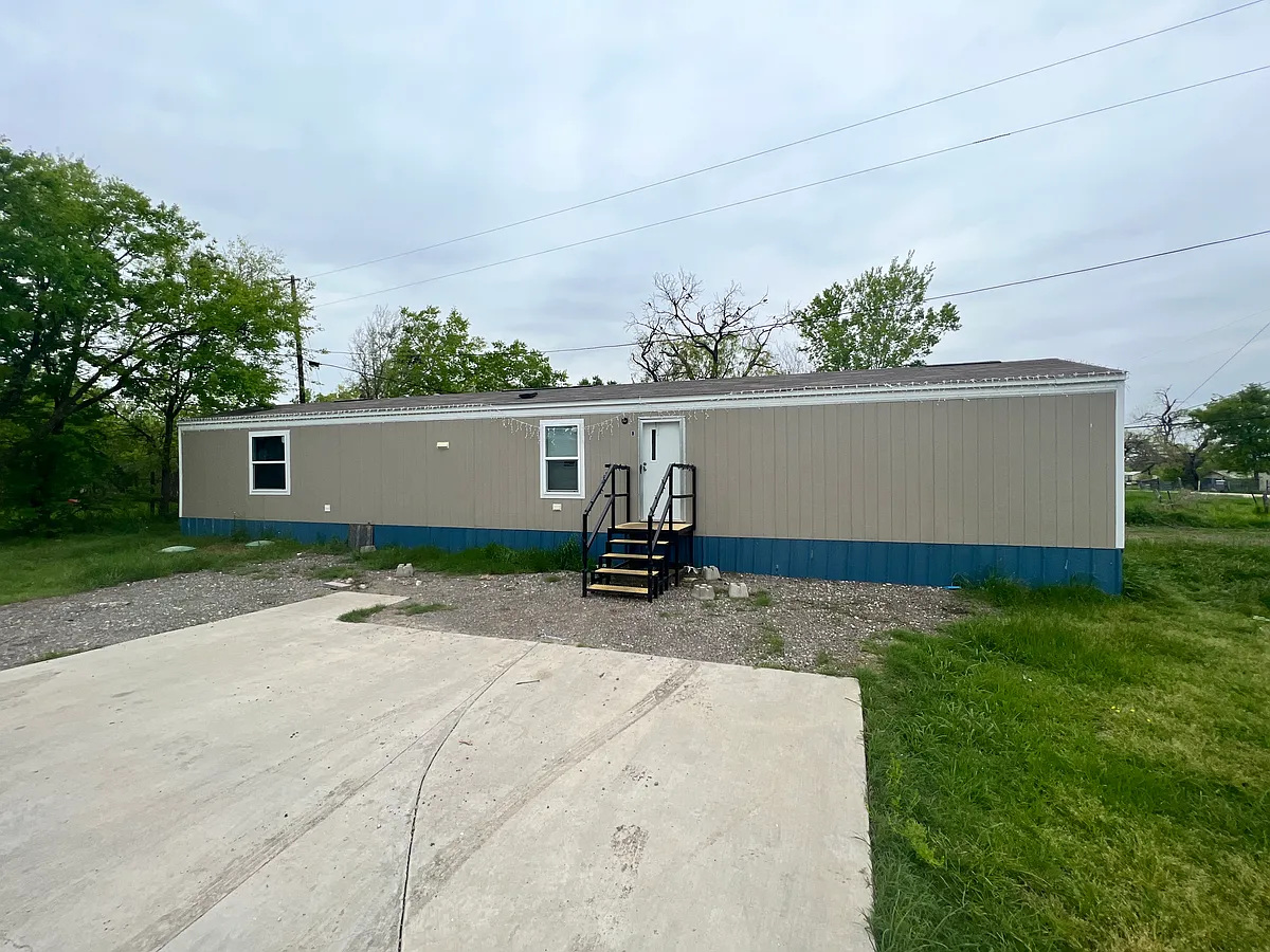 Building Photo - 133 Old Bastrop Rd #E
