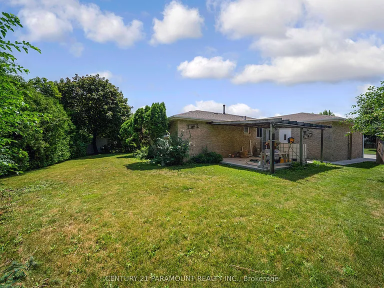 11 Gondola Cres — Photo 27