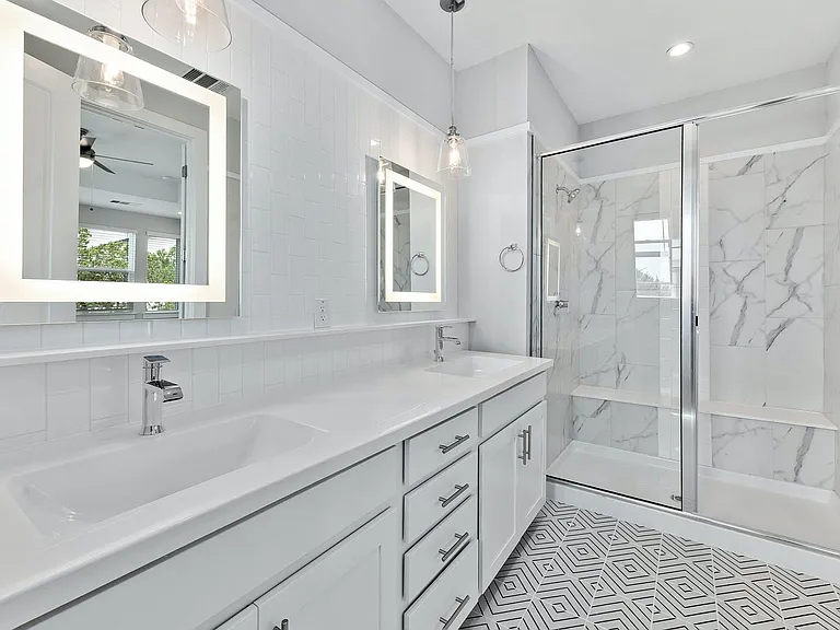 12001 Vista Parke Dr #701 — Photo 16
