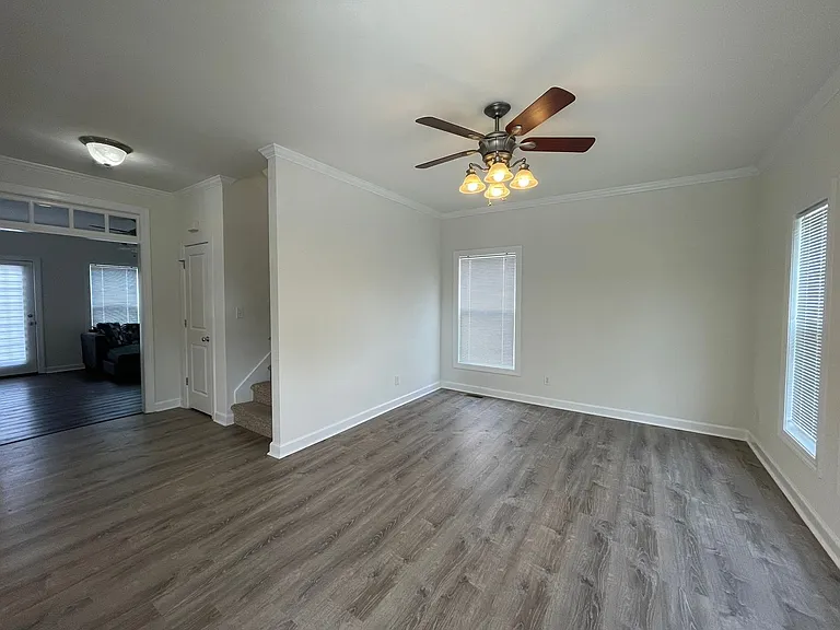 1029 E Balview Ave — Photo 5