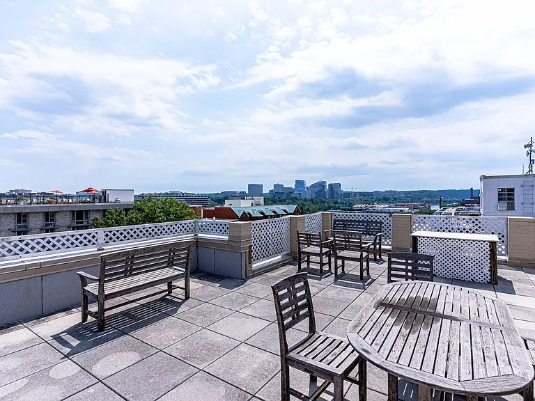 2501 K St NW #1B — Photo 32
