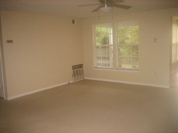 3rd image of 1002B Jessicas Ct