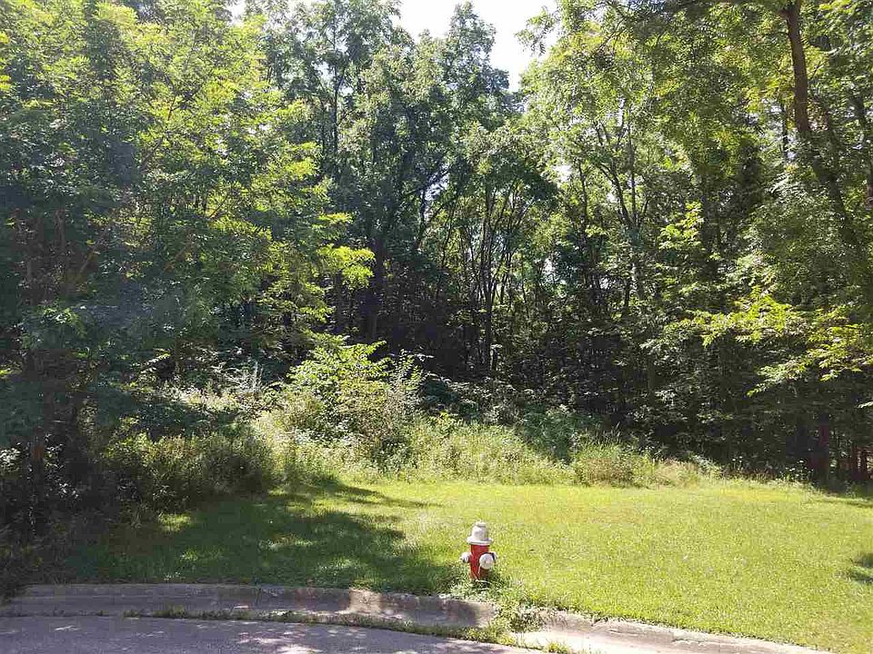 2nd image of 242 Shady Oaks Ct