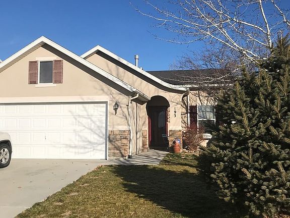 3rd image of 193 E Interlochen Ln