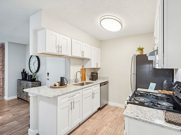 2nd image of 7820 Woodchase APT 122