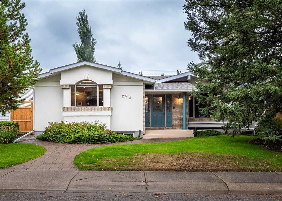 1st image of 2918 W Lathom Cres SW