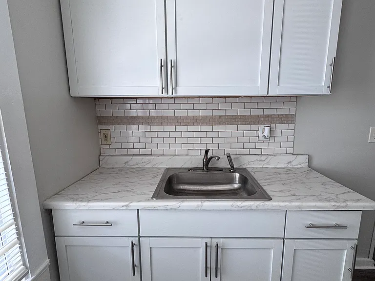 115 Smith St — Photo 5