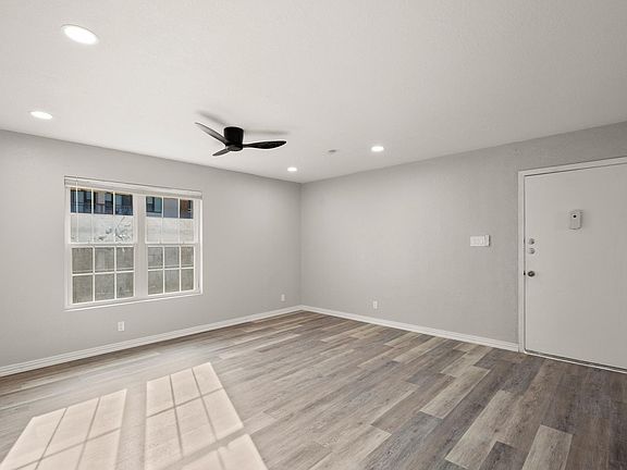 4th image of 910 Duncan Ln APT 56
