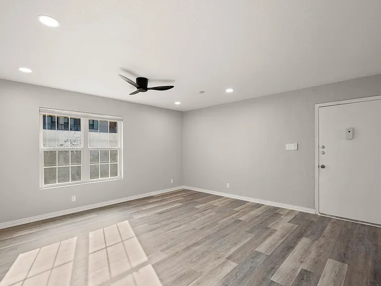 910 Duncan Ln #56 — Photo 4