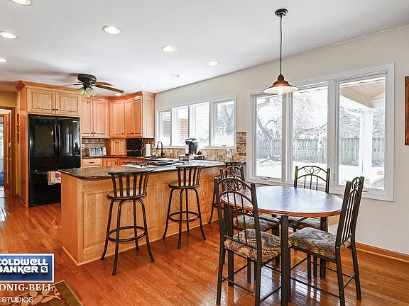 Kitchen / Breakfast Room