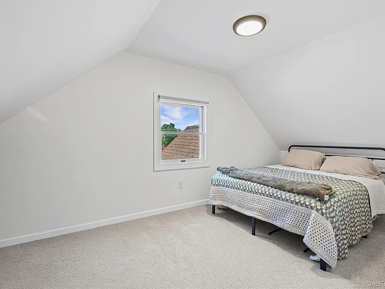 68 Crescent Ln — Photo 22
