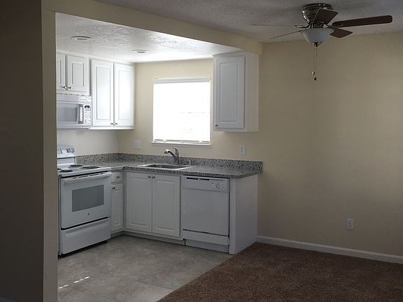 3rd image of 2716 F St APT 06