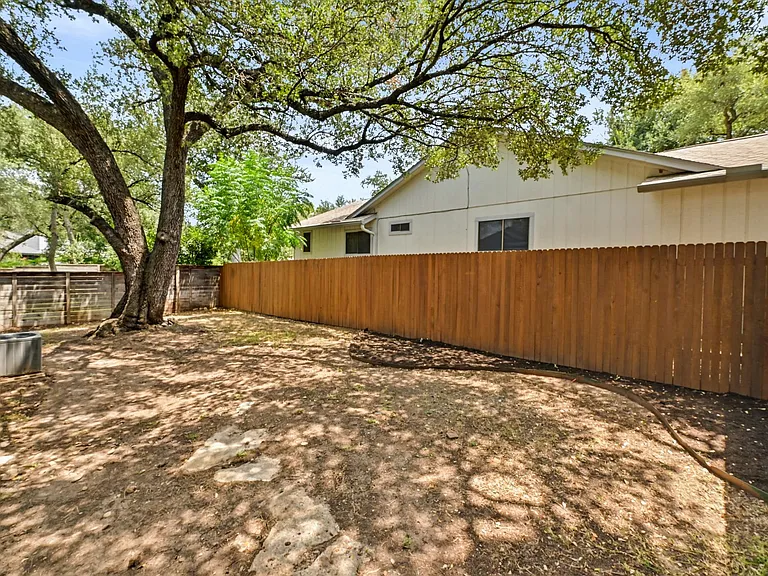 7403 Dallas Dr — Photo 30