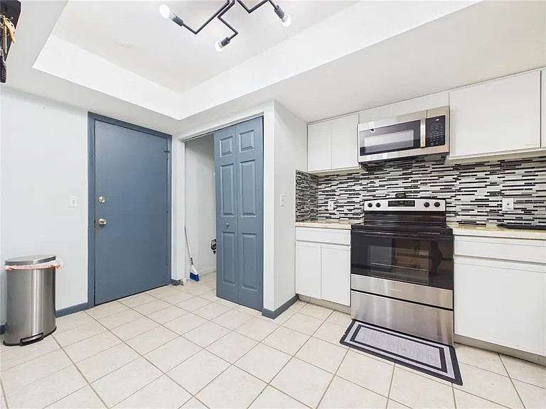 11239 Cedar Hollow Ln — Photo 15