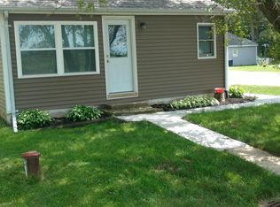 5587 S Center Rd, Rochelle, IL 61068