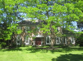 16 Deerfield Dr, West Windsor, NJ 08550