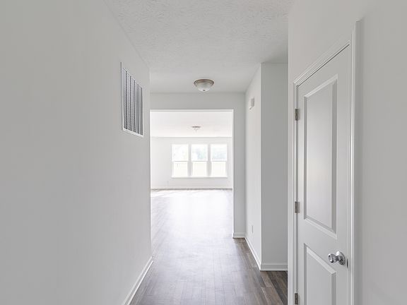 2nd image of 905 Grassy Branch Dr