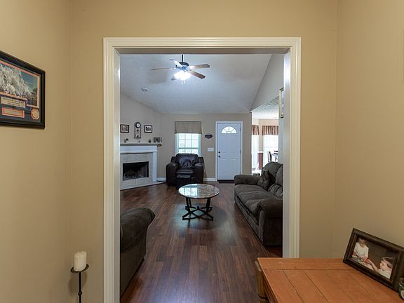 5th image of 10 Lee Road 2126