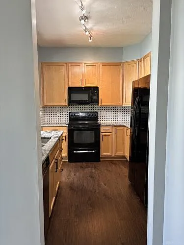 2562 King Arthur Way — Photo 9