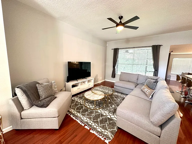 1000 Lake Breeze Dr — Photo 16