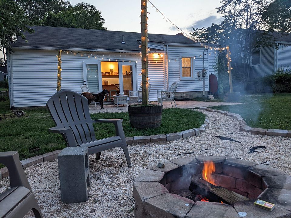 1st image of 6009 Clover Ln