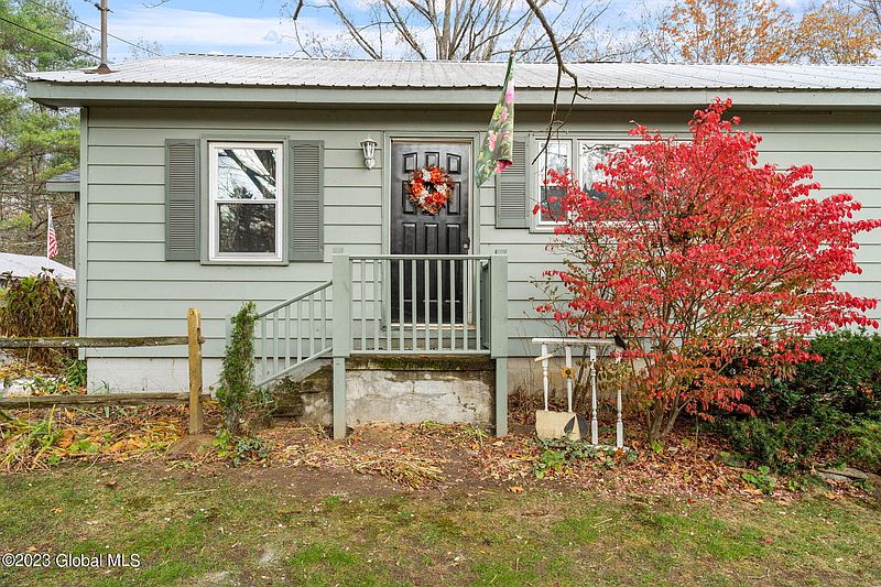 3rd image of 64 Spier Falls Road