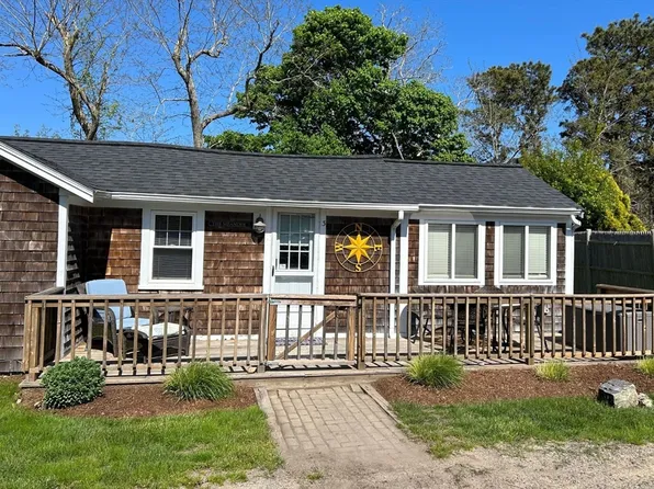 34 Pleasant St #3, Dennis Pt, MA 02639