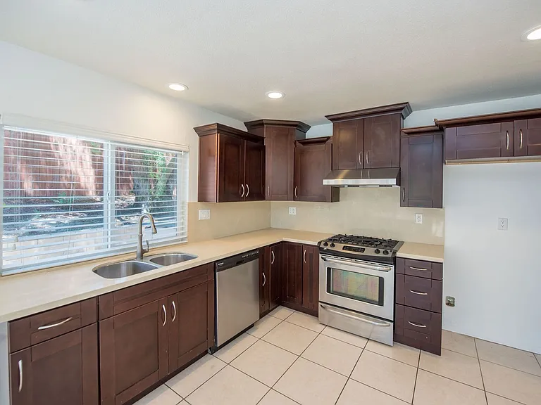 4395 Avenida De Las Flores — Photo 12