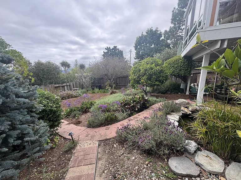 Garden w/Pond