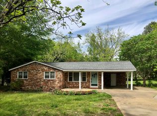 1381 Lake Lowndes Rd, Columbus, MS 39702