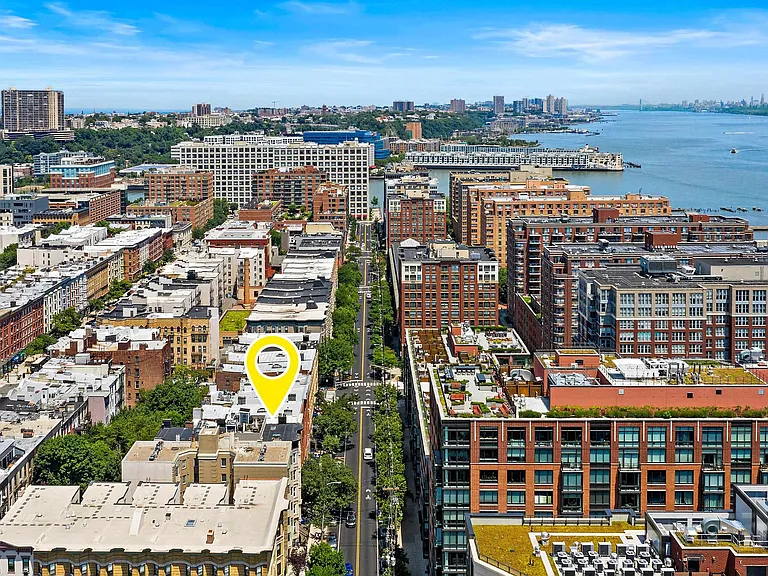 1112 Hudson St #2R — Photo 17