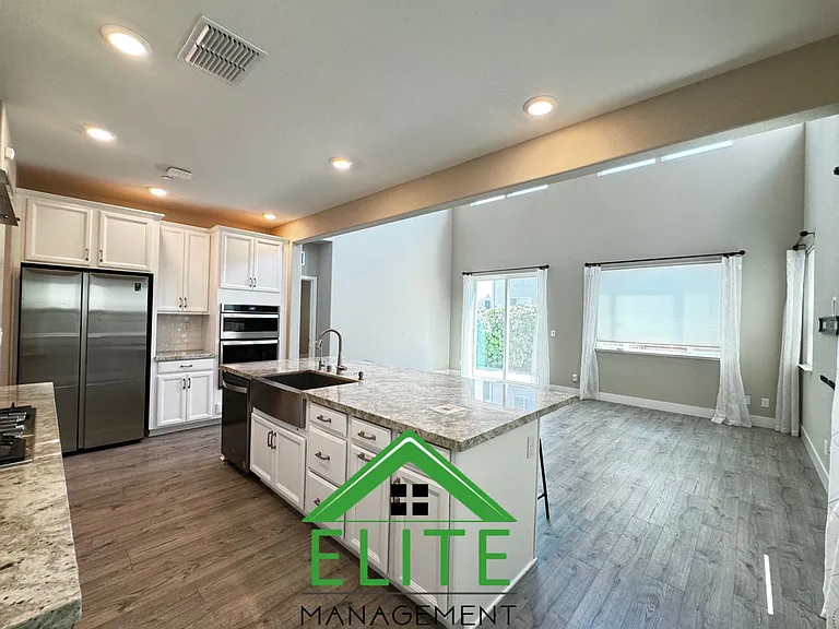 3004 Mulvaney Ave — Photo 10