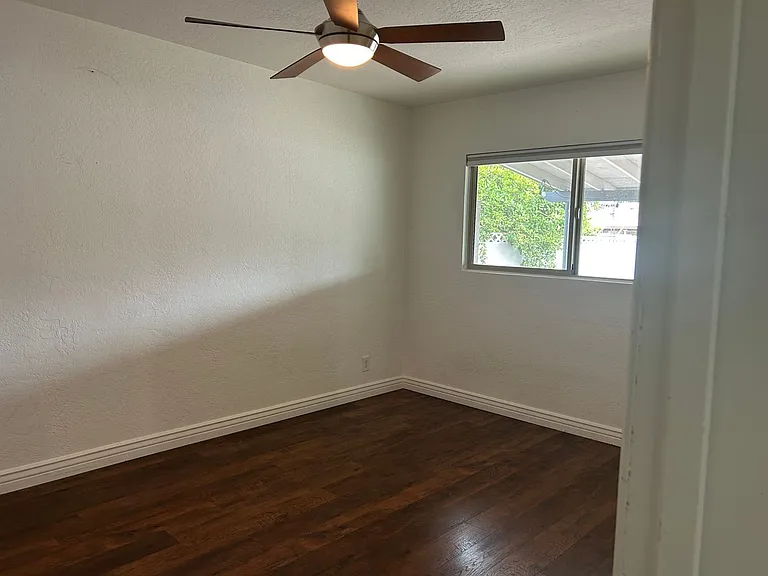 1415 W 7th St — Photo 13