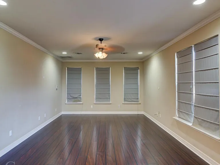 506 Linnhurst Dr — Photo 5