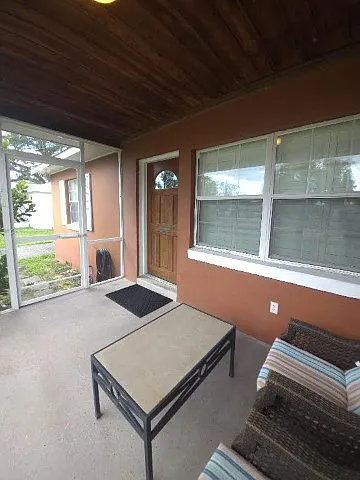 Fabulous One bed One bath duplex in the heart of Tampa — Photo 4