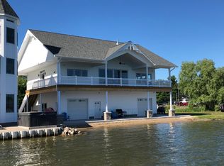 439 N Shore Dr, Crystal, MI 48818
