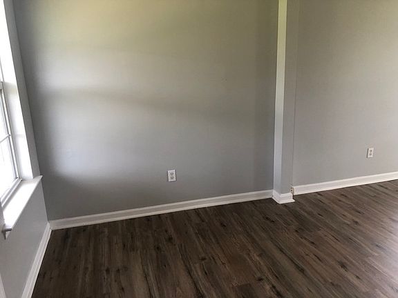 5th image of 3143 Charity Ln