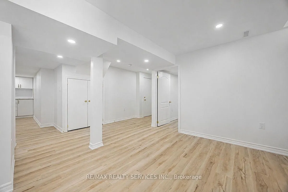 2 bed, $1,950 — Photo 4