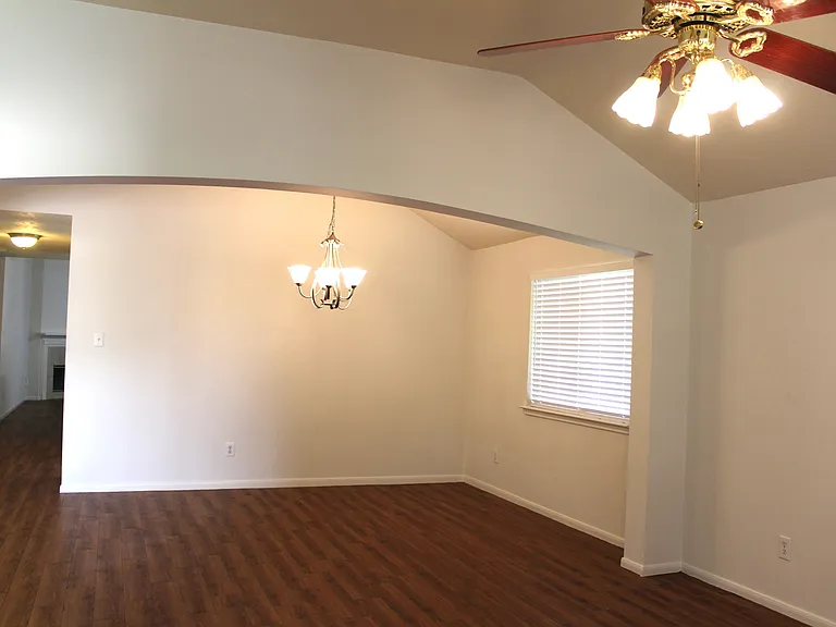 16014 Clayton Green Dr — Photo 23