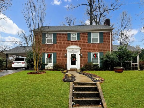 233 Oakwood Cir