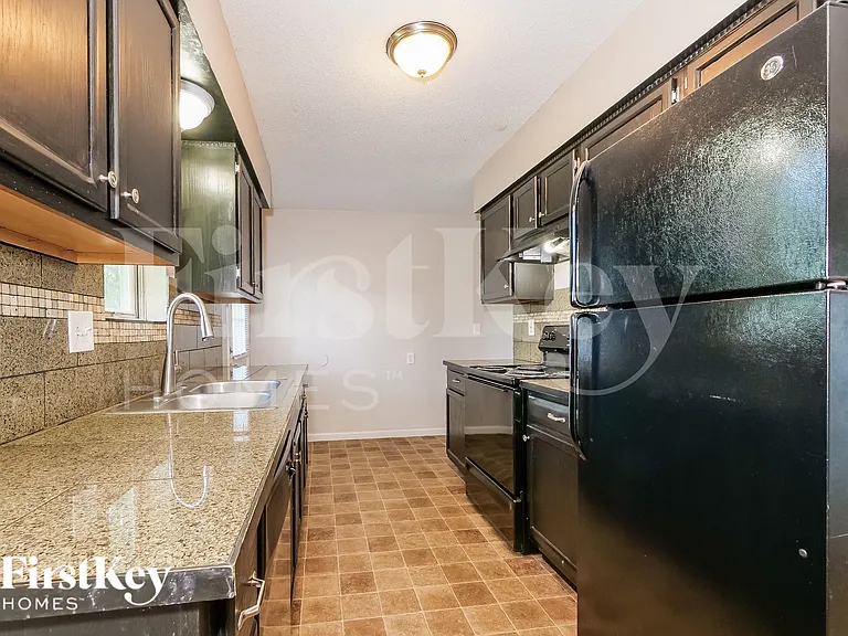 804 Covey Dr — Photo 6