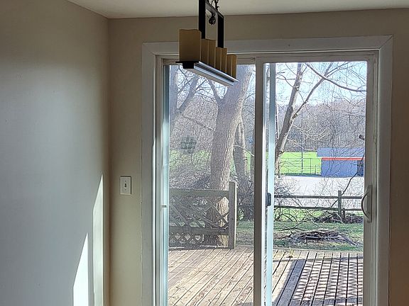 4th image of 240 Lewis St NE