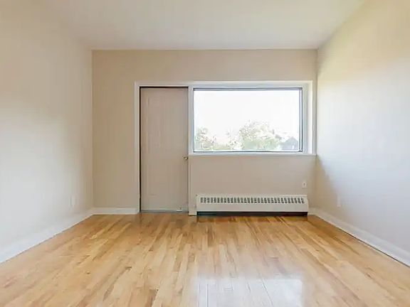 4th image of 236 Jogues St #102