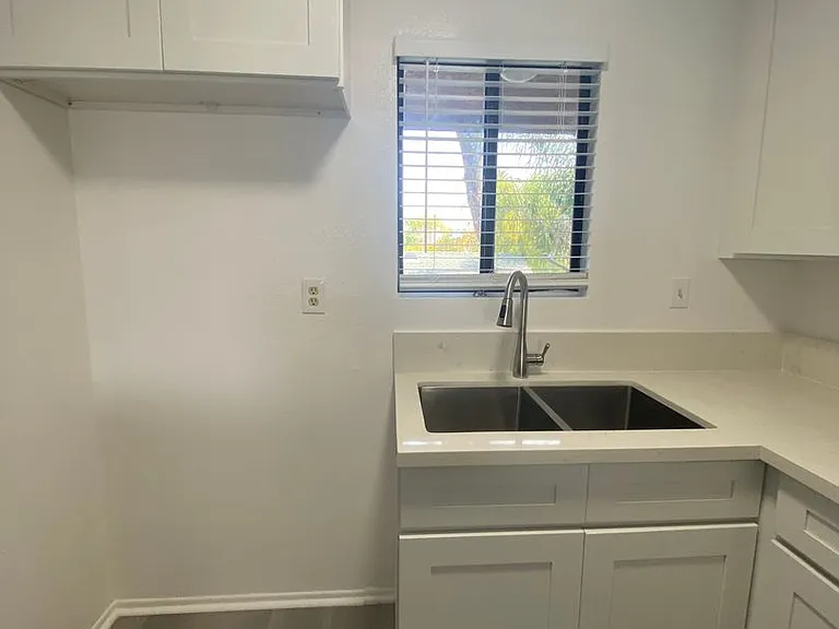 1039 Junipero Ave — Photo 8