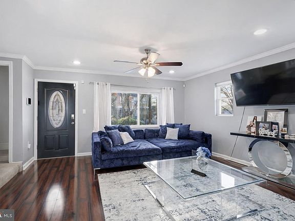 3rd image of 5528 Belle Ave